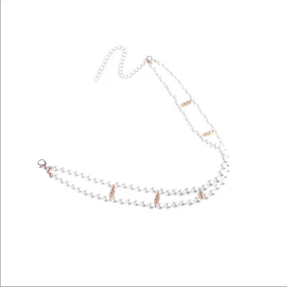 Double layer pearl choker